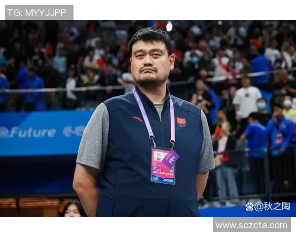 姚明强硬转身背后的故事与篮球生涯的转折点解析 姚明强硬转身背后的故事与篮球生涯的转折点解析